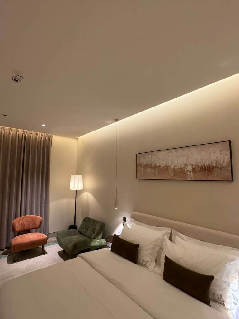 Evana room interior
